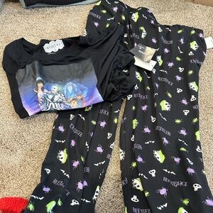 Beetlejuice Women's Black and Purple Pajama Set
